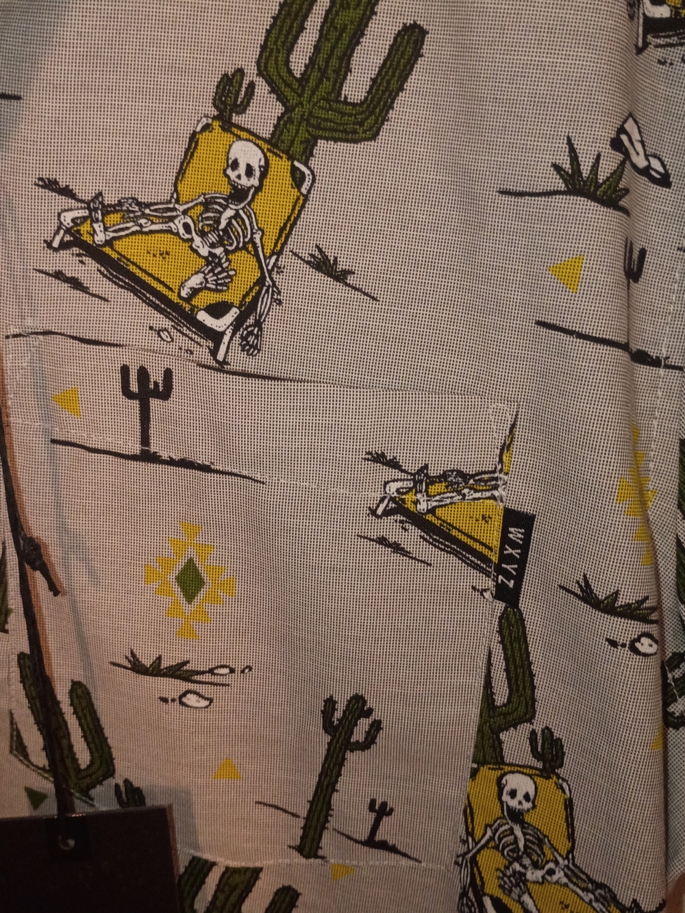 Men's Medium Short-Sleeve Button Up Shirt with Cactus And Skeleton Print - Picture 5 of 6